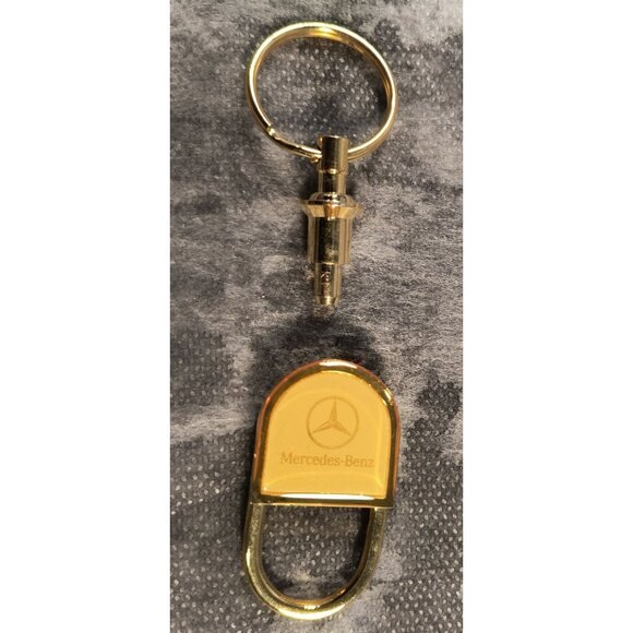 Mercedes-Benz Gold Keychain With Premier Motorcars Engraving - Picture 2 of 3